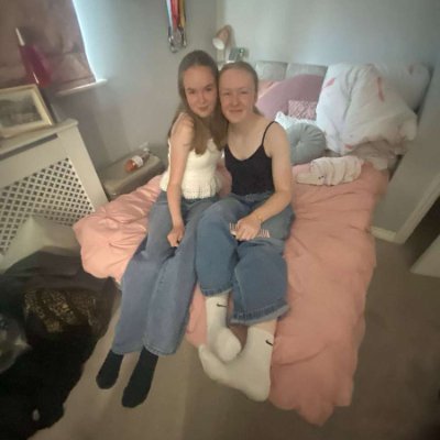 elliedrury23's profile picture. 