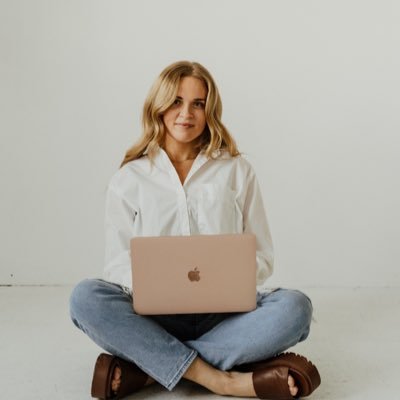 multi-niche UGC creator & creative strategist with 3 years of experience 📧 rachelmatulleugc@gmail.com