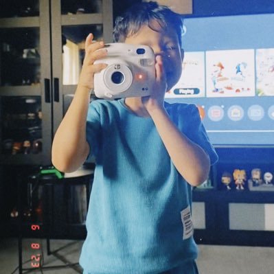 haoov_'s profile picture. "وغداً يصبحُ الحلمُ أمراً واقعاً وتطير من فرح البشارةِ ضاحكا. "