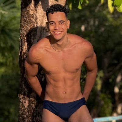 Confeiteiro amador, especialista em Banoffe, Hater do curso de Direito e frango de academia