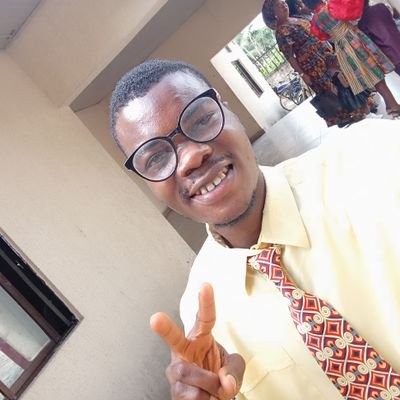 |Tutor||Food Microbiologist||I make Àdìre|Chelsea fan||Lover of God|