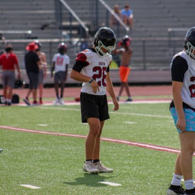 https://t.co/yZy0tkPwml class of 2027🎓, SEHS fb🏈, 5’11, 164lb, LB/RB , 3.5 gpa