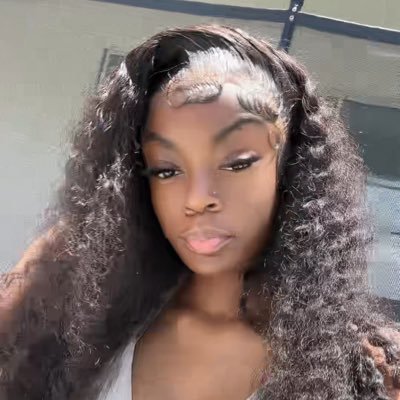 kianaapov's profile picture. V