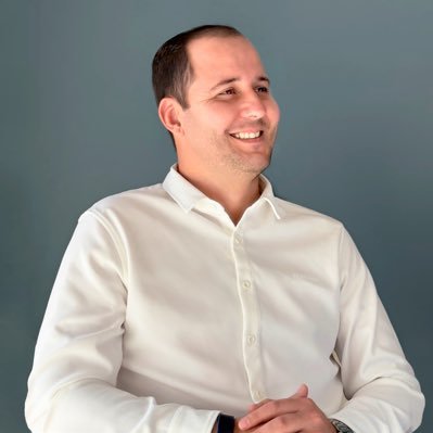 Diputado Nacional, Ingeniero Civil, Soñador de un País más justo y mejor para todos!