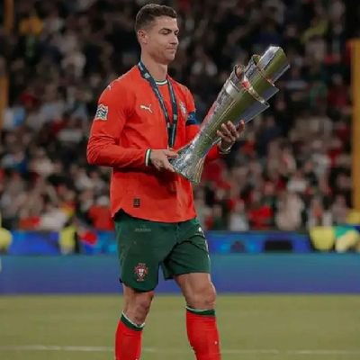 JESUS IS LORD ✝️👑 /1COR 10 :12 / MUFC ❤️🪄/ RONALDO 🇵🇹😊🐐