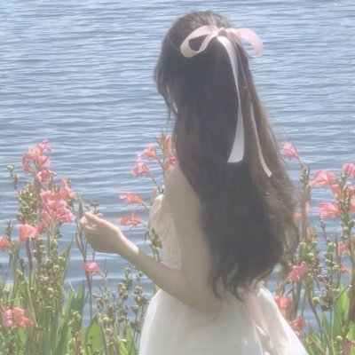 airahmairaa's profile picture. 