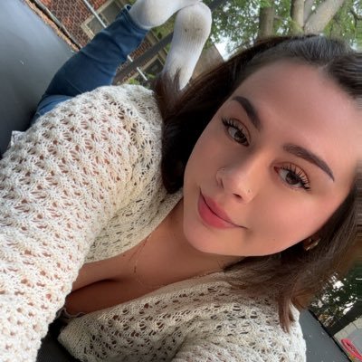 bratty with pretty feet - send $35 for my attention