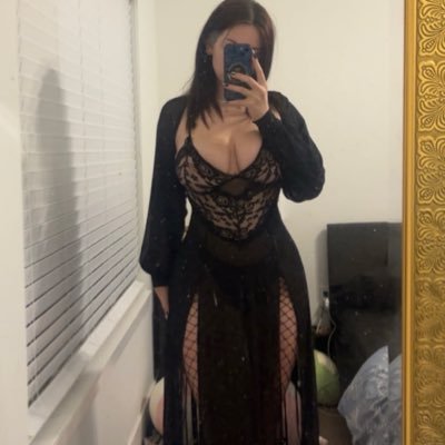 Princess_XBunny's profile picture. I like money, pretty things, and obedient little losers who live to spoil me. Let me drain your wallet 🩷🥰