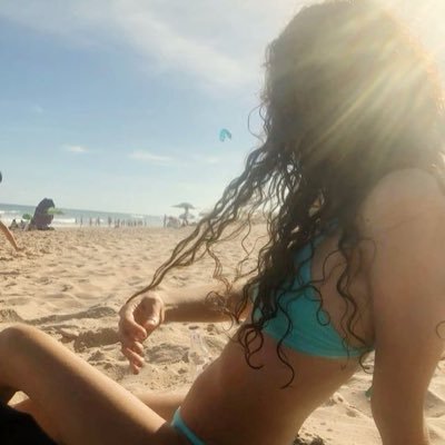 _sicknskinny's profile picture. 13 | i’ll  be  perfect  soon .  🥥