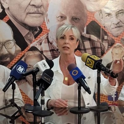 Abogada Especialista en Ciencias Penales y Criminologicas. DDHH, Políticas Públicas. Profesora UCV. Amante de los animales. Vicepresidenta del MAS