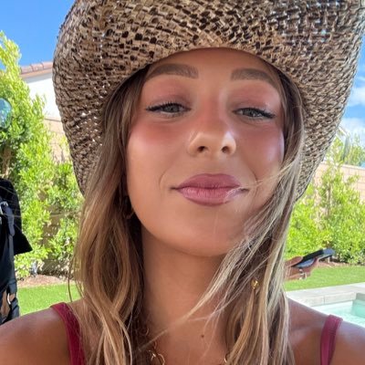 ErinMcCarl's profile picture. 