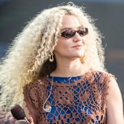 outroriaa's profile picture. eu quero teu peito gritando meu nome. (ela/dela)