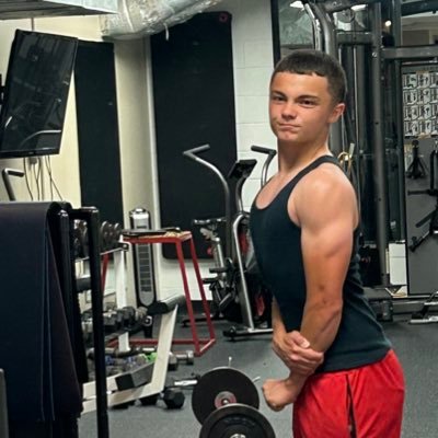 Cornerback| Track | 5’6 - 130 | 3.0 GPA | 4.69 40 | Phone:(570)-202-6115 | 🎓 (C/O 2027) Head Coach: @moedouglass7_sr Email: Camdyn.bubp1@gmail.com
