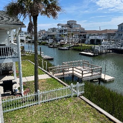 d_leihugh's profile picture. Don’t sing it, unless you can bring it! 
A real person follows thru on their word! 
FACT CHECK THAT!