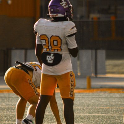 CO 2027 STUDENT ATH|running back|outside linebacker @Greyhoundfootball |5’9 175| 3.2 GPA |JCHS Email amarionstanley2@gmail.com |470-332-6427