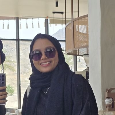 Omaah_2's profile picture. طَالِبَة في《 @uqu_cc 》👩🏻‍💻💀
|| رَئيسَة لَجنَة شُؤون الأعضَاء《 @iecuqu 》|| - '' تَعلّموا العِلّم، و تعلّموا السَكِينةَ و الوقار. '' -