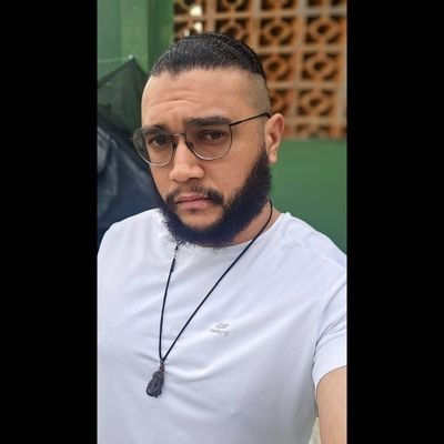 VSversuti's profile picture. Não, eu não tenho coração. Eu não tenho amor, eu não sinto alegria, nem tristeza, nem medo, nem dor. Eu sou vazio, oco por dentro.