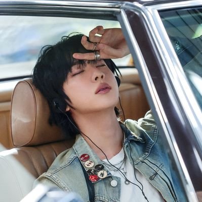 Happy with Jin 🥳🌛