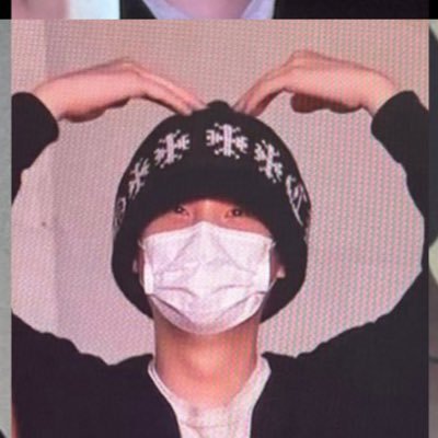 si te digo que te amo, quiero que sepas que amo más a Yoongi ♡ : @bts_bighit | 💜: @Jjkcandystar | vi a hobi un 6 de abril y mi corazón se quedó allí