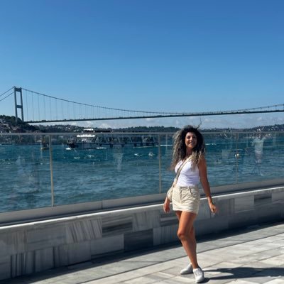 Türk Dili ve Edebiyatı Öğretmeni, Osmanlıca Paleografyası ve Arşivcilik Yüksek Lisansı @Galatasaray 💛❤️