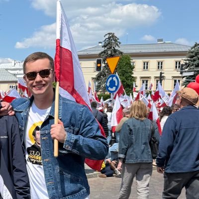 gruba_s's profile picture. Jesteśmy różni, pochodzimy z różnych stron Polski, mamy różne zainteresowania, ale łączy nas jeden cel. Cel ten to Ojczyzna, dla której chcemy żyć i pracować