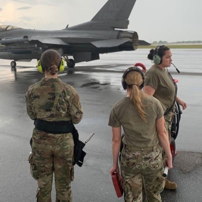 lopez_cece58348's profile picture. Military 🇺🇸🇺🇸🪖🎖️