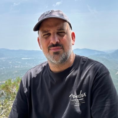 Associate professor, filmmaker, and IYI (intellectual yet idiot). Manages @AATVArchive. Support the documentary on Alex Odeh: https://t.co/FxJCBFoWg1
