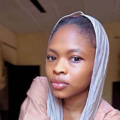 enthusiastic journalist
writer/book lover
kdrama addict/
content creator 😎
⭐
movie recommendations