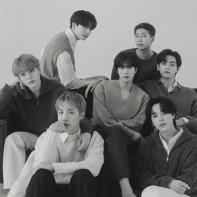 🌘 moonchild, everythingoes 🌒 '90 liner • INFP-T • Missing #BTS 24/7 • #OT7 • Full-time #BTSARMY 💜 WE ARE SO BACK | backup: @paksxbts