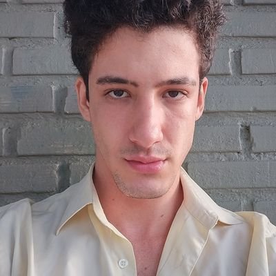 Graduando em Psicologia, projeto de polímata e outras coisas.