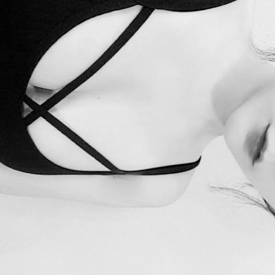 lovepap_05's profile picture. 生活逃脫｜ 胸肌控｜癒後載浮載沉｜研究生｜平衡 | ♊️ ｜不約 ｜不加賴（有被盜帳，別被騙）｜ 唯一帳號沒有其他小帳