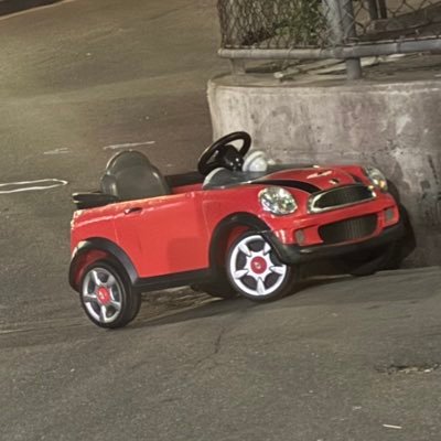 uber_driver_inu's profile picture. Uber歴7ヶ月. 自由気ままにできる配達最高。貰い物のスズキのレッツ4原付稼働です。小型二輪取りに行ってる途中です。