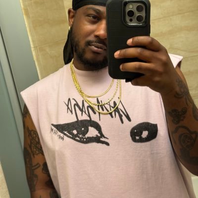 Isiah_TheWriter's profile picture. 𝙰 𝙷𝙴𝙰𝚅𝙸𝙻𝚈 𝚃𝙰𝚃𝚃𝙾𝙾𝙴𝙳 𝚊𝚞𝚝𝚎𝚞𝚛 𝚘𝚏 𝙱𝙻𝙰𝙲𝙺 𝙽𝙰𝚃𝚄𝚁𝙰𝙻𝙸𝚂𝙼 𝚙𝚛𝚎𝚎𝚗𝚜 𝚒𝚗 𝚝𝚑𝚎 𝚍𝚒𝚜𝚝𝚊𝚗𝚌𝚎.