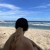 novia_cen's profile picture. QUEEN