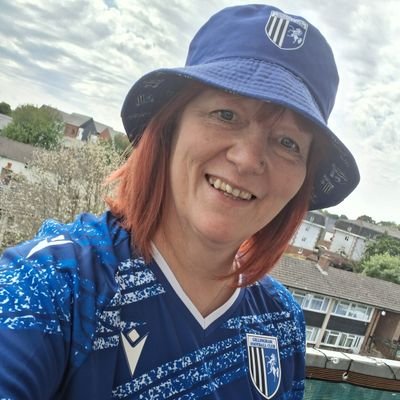 I'm nice! 🤗 I'm perfectly normal! 😜 Love a good Boy Band , massive Gills fan ⚽️💙🤍⚽️ #RainhamEndGillsSeasonTicketHolder Rugby 🏉🏉 The Theatre🎭