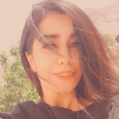 وقتی میخوای توی دوسطر خودتو تعریف کنی تازه متوجه میشی چیزی برای گفتن نداری!
پوچی،پوچ!!