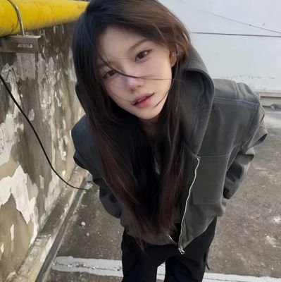yulianzhen333's profile picture. 