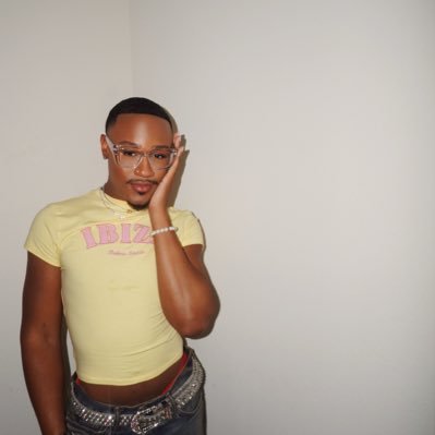 j_yasem's profile picture. 🦋