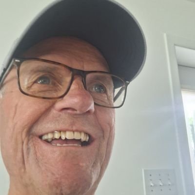 ClaudeJ101's profile picture. Ici on écrit n'importe quoi !!