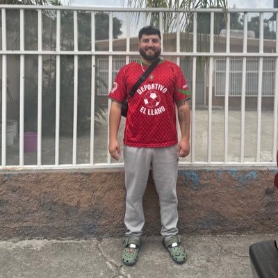 BigRigButterss's profile picture. Captain Levi