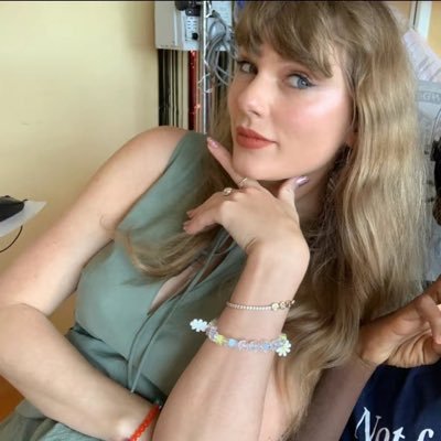 #1 the very first night Stan ♥️| multi Stan mainly Taylor| leader of nats minion cult gc| dm if I’m not fb| private @theluckynat