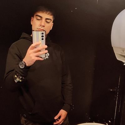 Jere_Nu's profile picture. Sonreir, solo y por placer