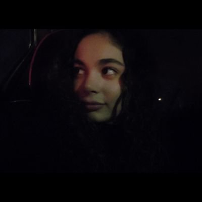 لِوآنا: تِکه گُمشُدهِ رُویِ مآه🌙
.
🦥🐾
دُختر اونم:)