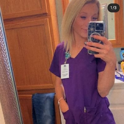 Hellenmary14790's profile picture. 