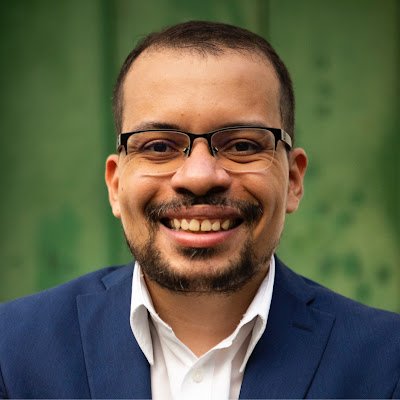 Jornalista, professor e pesquisador de Jornalismo Digital (UFPE). Doutor em Comunicação (UFBA). Pós-doutorado na Univ. de Málaga (Espanha).