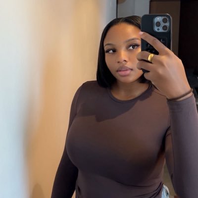 I look good AF but that's not the point. Follow my business page @MerchbyChi