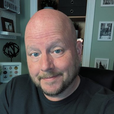 heybrettbell's profile picture. Content + public affairs. Love my family, hip-hop + donuts, in that order.