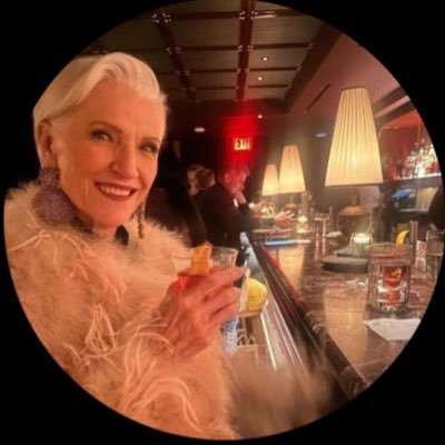 Bestselling International Author of A Woman Makes A Plan 📖Doctor of Dietetics g Supermodel☺️💃# it’s great to be 76 Manager: anna@mayemusk.com