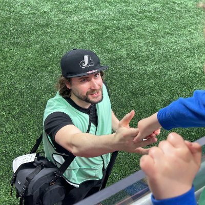 Writer for CFL and UFL News Hub, sometimes photographer.
Independent Scouting on YouTube.
Made in Canada.
Gal. 4:16