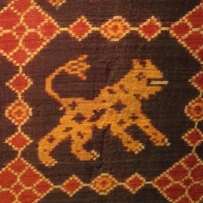 Il a des connotations un peu bourgeoises. T'as capté? || !يا عمال العالم اتحدوا